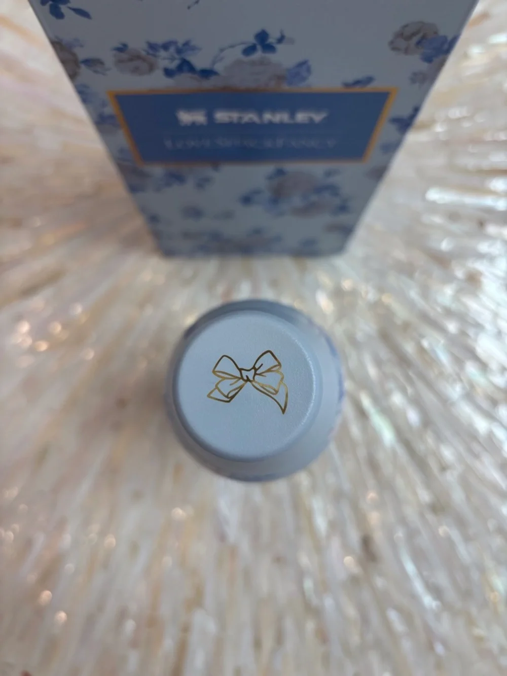 NWOT Stanley x LoveShackFancy Everblooming Roses 20oz All Day Slim Bottle - Picture 5 of 7